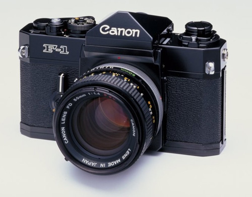 Canon F-1 manuální filmový fotoaparát